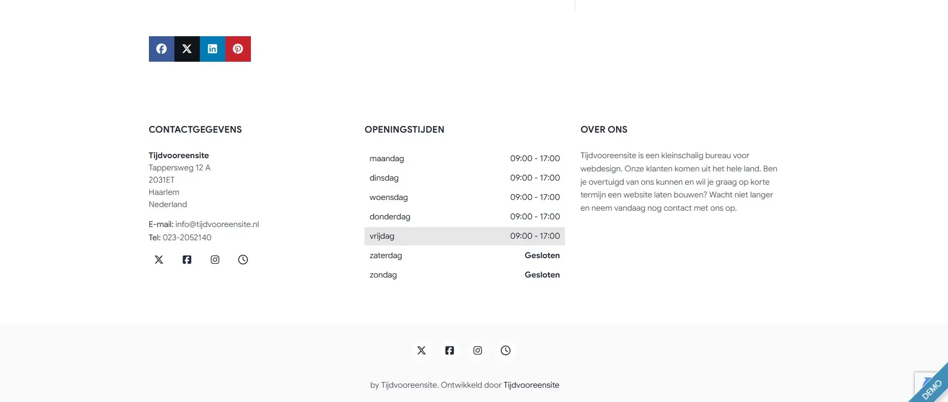 Contactgegevens in de footer plaatsen