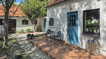 Het Leeuwenhofje met bed and breakfast website